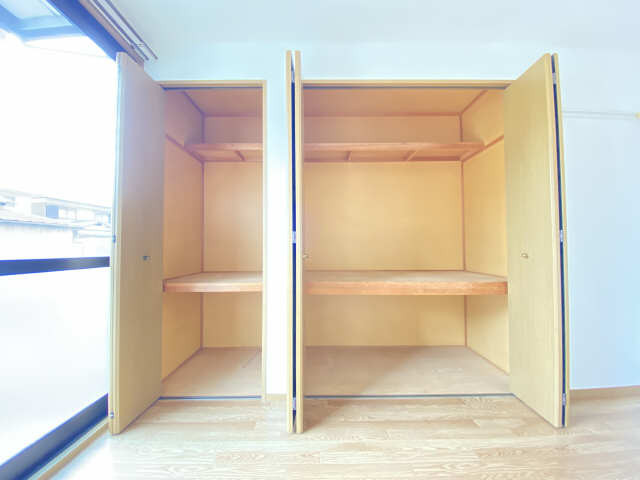 収納　南側洋室